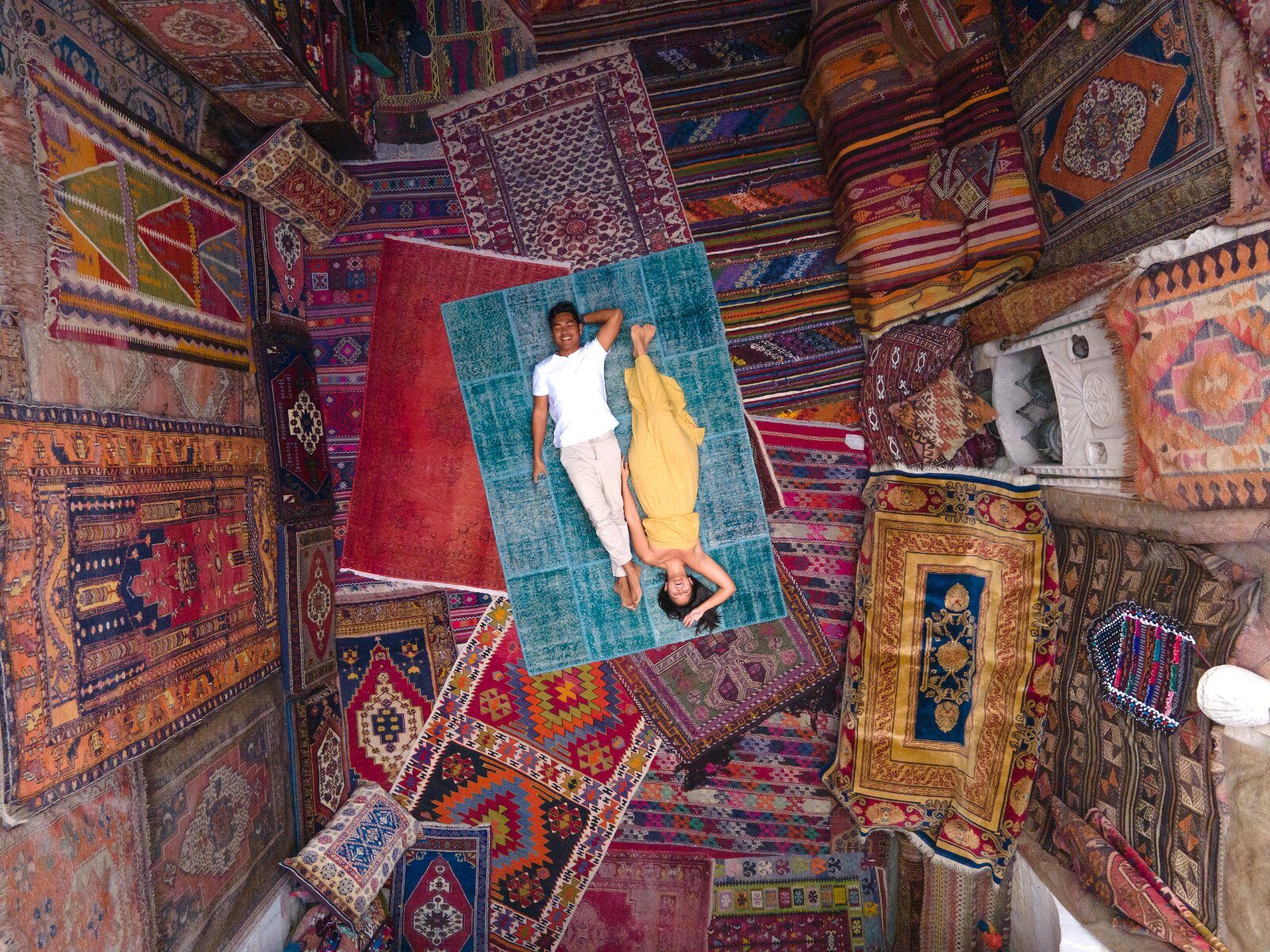 Tapis turcs aux motifs colorés
