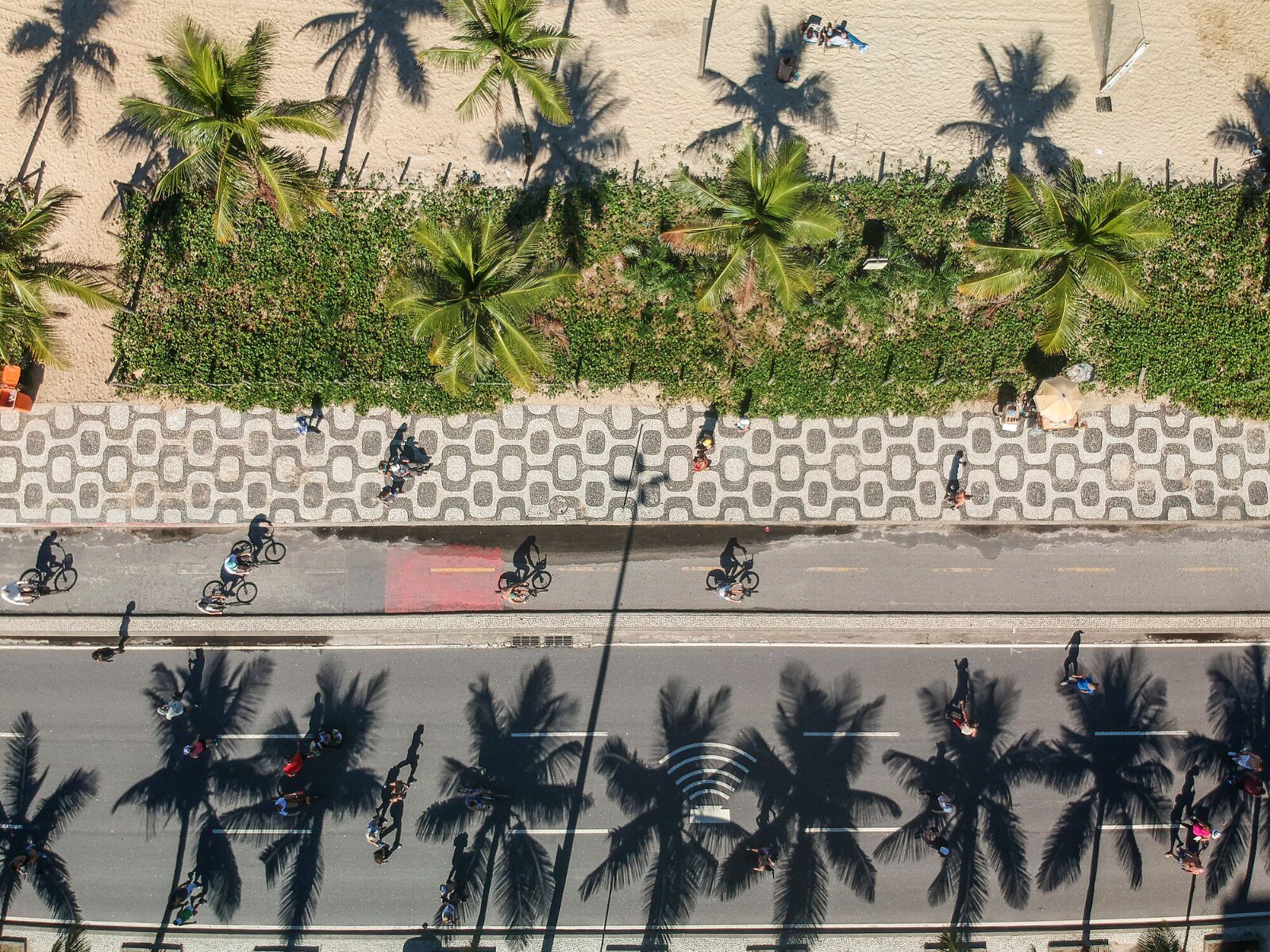 Trottoir ondulé de Copacabana vu du ciel