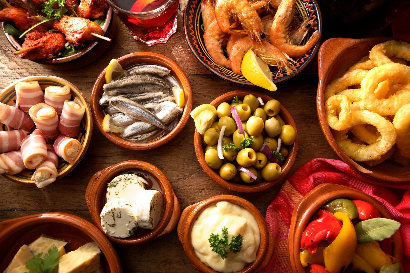 Tapas andalouses servies à table