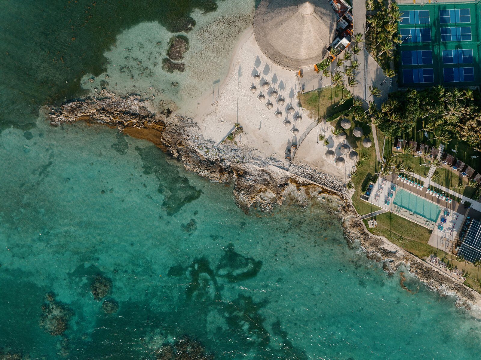 Côte turquoise du Yucatán vue du ciel