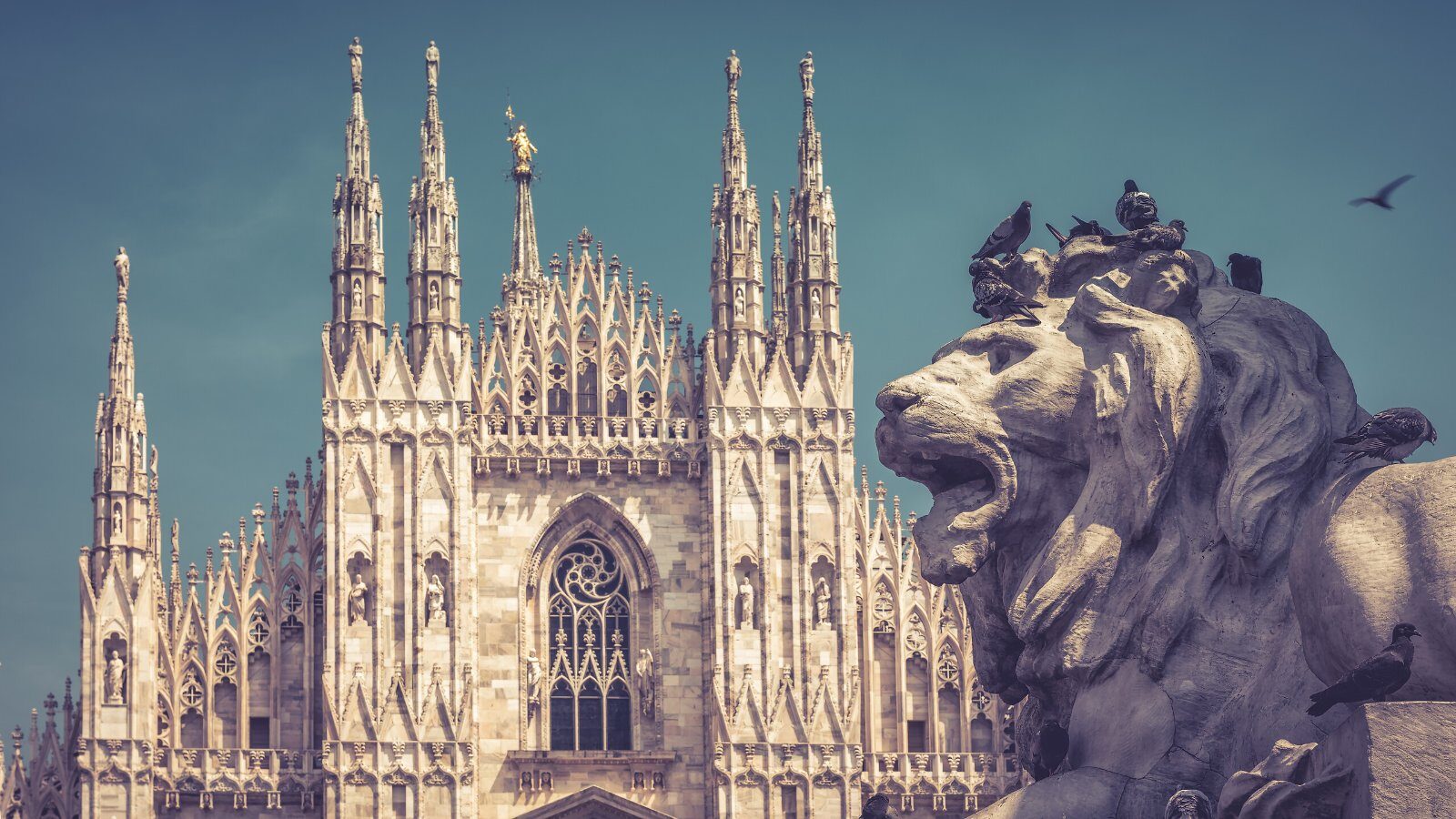 Flèches de marbre de la cathédrale de Milan