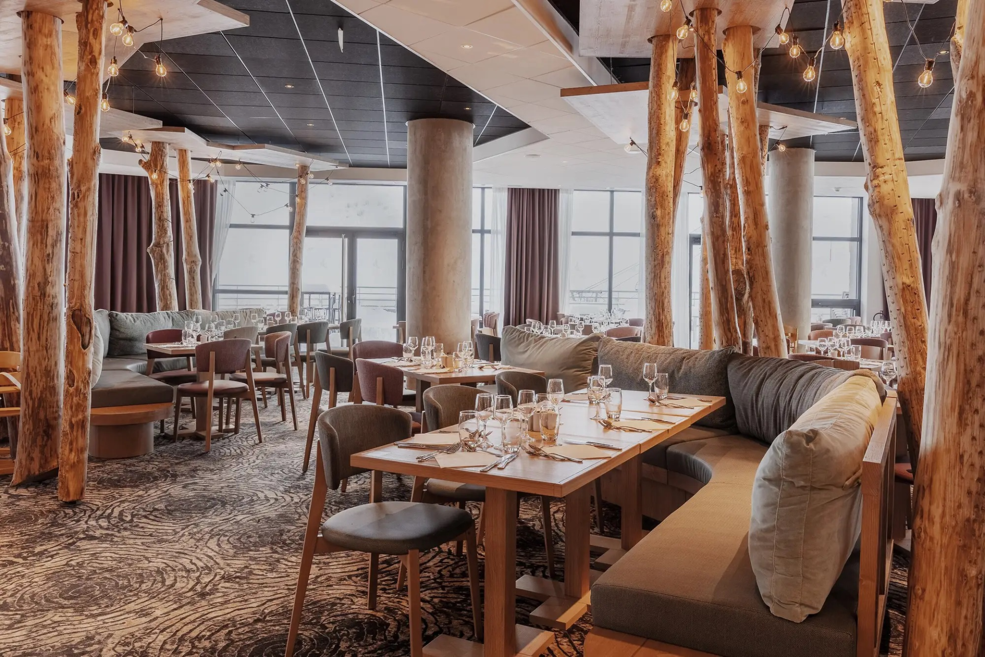 Restaurant au Club Med Alpes Françaises Tignes, France Restaurant au Club Med Alpes Françaises Tignes, France
