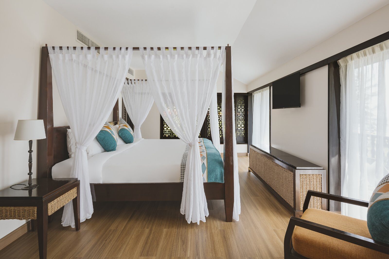 Chambre en bois au charme malaisien au Club Med Cherating Beach