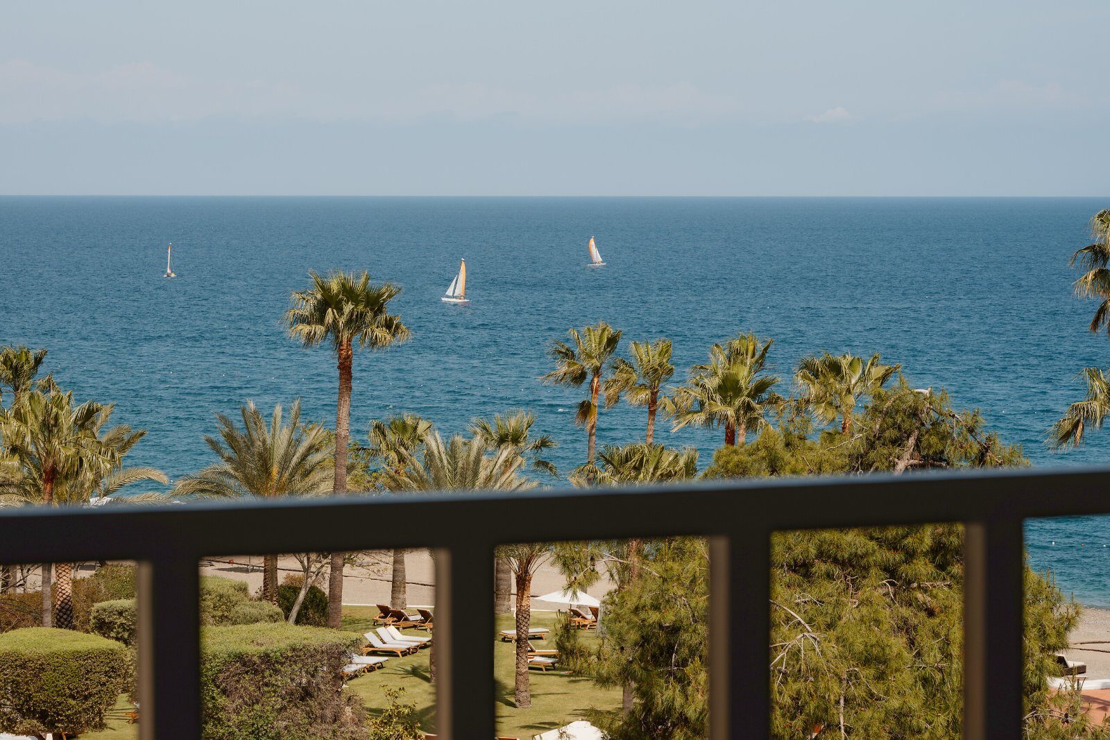 Vue sur la mer depuis un balcon du Club Med Palmiye Hotel