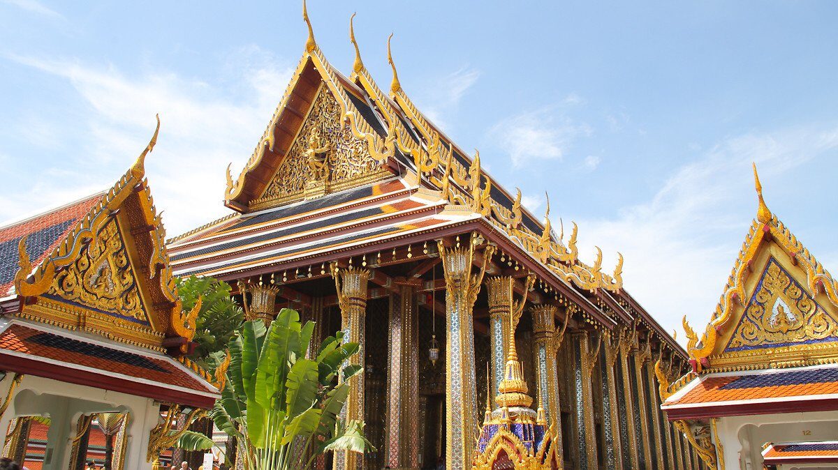 Rooftops of a Buddhist temple in Bangkok