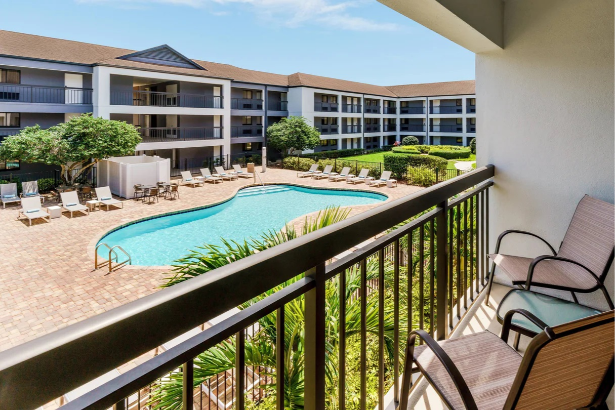 Pool at Courtyard by Marriott Lake Buena Vista at Vista Centre