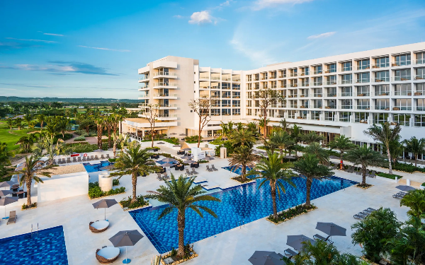 Piscine au Dreams Karibana Cartagena Golf & Spa Resort