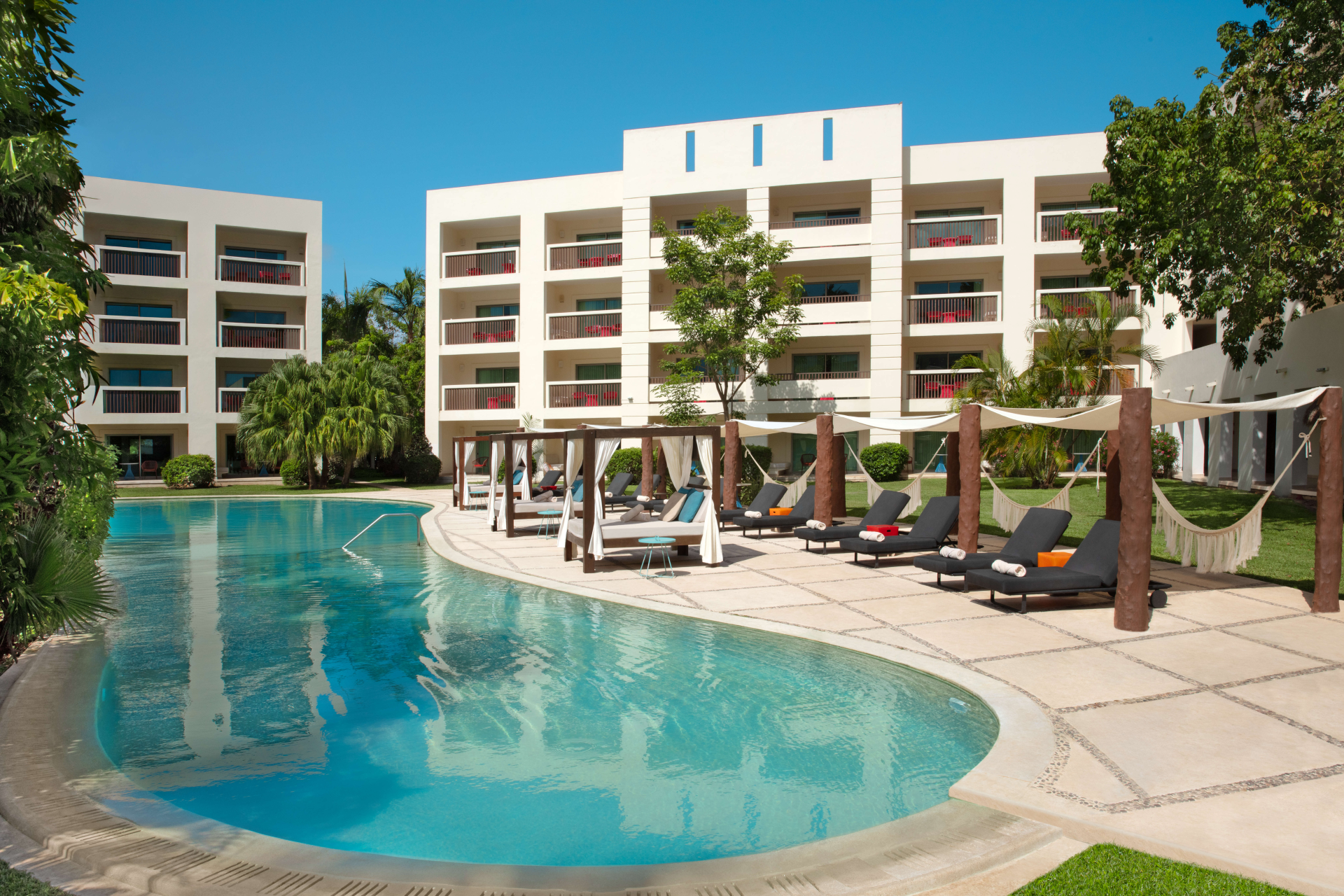 Teal pool at Dreams Puerto Morelos, Riviera Maya with Aquaterra Travels Teal pool at Dreams Puerto Morelos, Riviera Maya with Aquaterra Travels