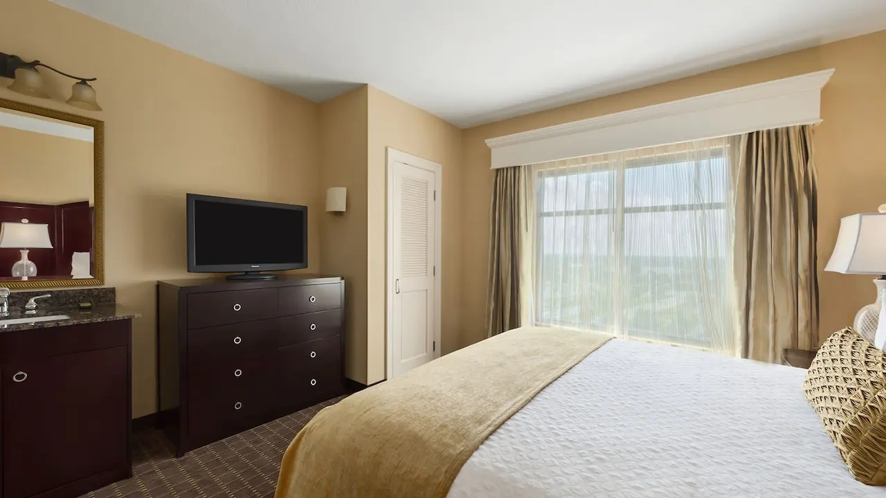 Room at Embassy Suites by Hilton Orlando — Lake Buena Vista South