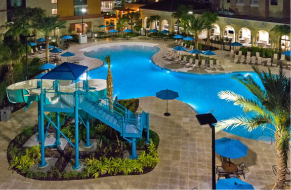 Piscine au Homewood Suites by Hilton Flamingo Crossings