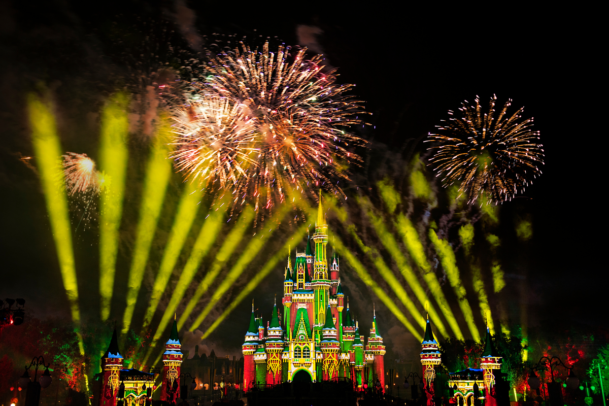 Minnie’s Wonderful Christmastime Fireworks Minnie’s Wonderful Christmastime Fireworks