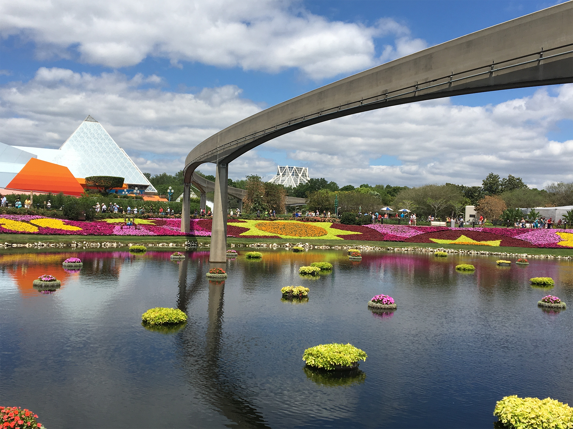 Monorail at EPCOT Theme Park Monorail at EPCOT Theme Park