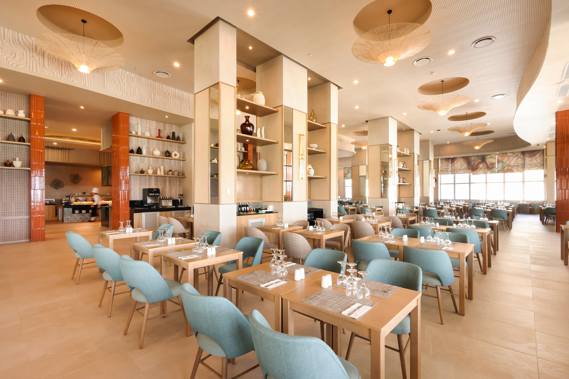 Restaurant principal du Riu Ventura, Cancun avec Voyages Aquaterra Restaurant principal du Riu Ventura, Cancun avec Voyages Aquaterra