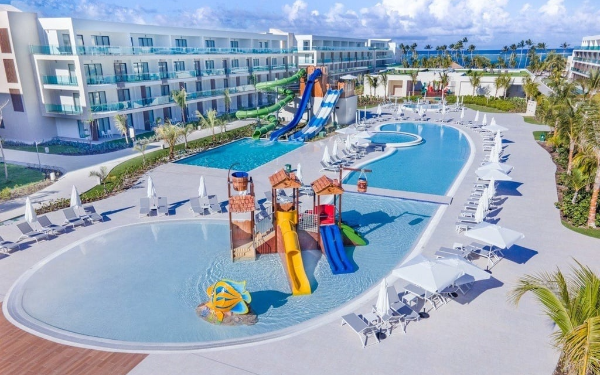 Piscine au Serenade Punta Cana