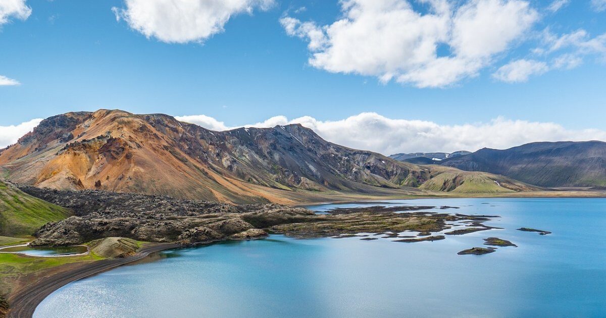 Share image for the article on travelling to Iceland from Quebec